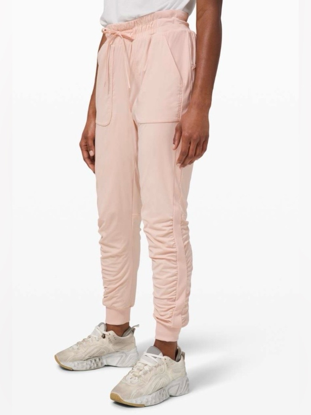 Lululemon Beyond the Studio Jogger Feather Pink
Size 4